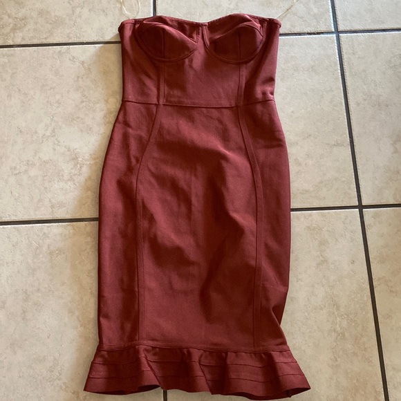 Windsor Dresses & Skirts - Burgundy Strapless Body Hugging Dress